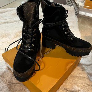 LV Desert Boots Size 8